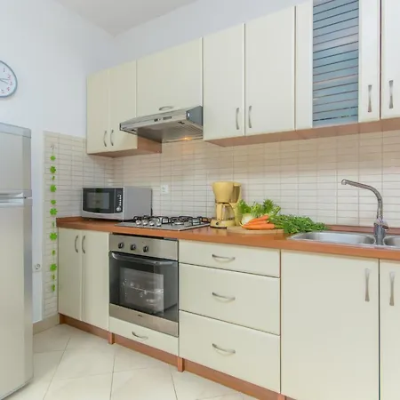 Amazing In Labin With Kitchen