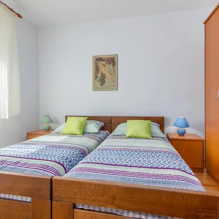 Amazing In Labin With Kitchen Hrvatini