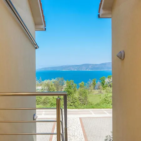 Amazing In Labin With Kitchen Hrvatini