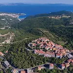 Marina Iv *